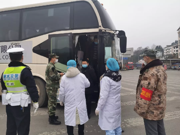 庆师人的战“疫” | 李帅,你逆行而上的样子,真帅! 庆师人的战“疫” | 李帅,你逆行而上的样子,真帅!